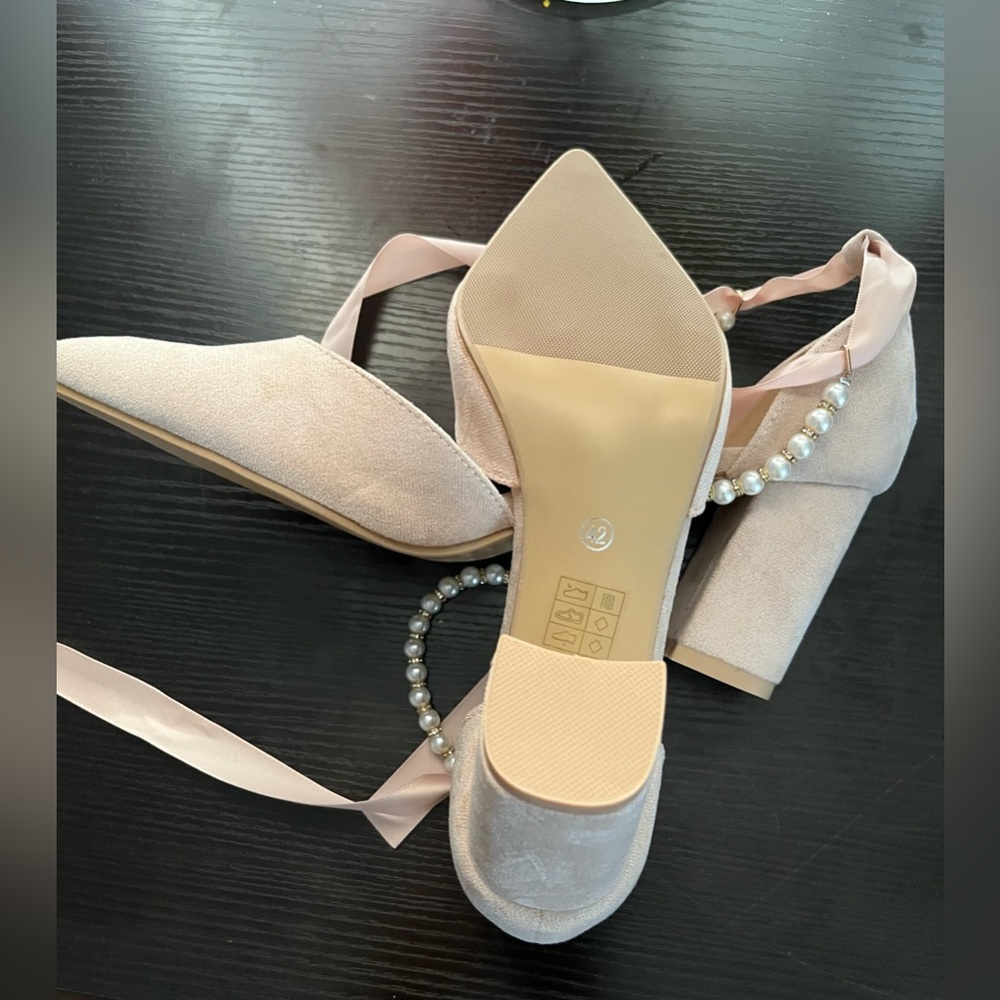 Elegant Beige Block Heel Shoes with faux pearl anklet attachment. NWOT.